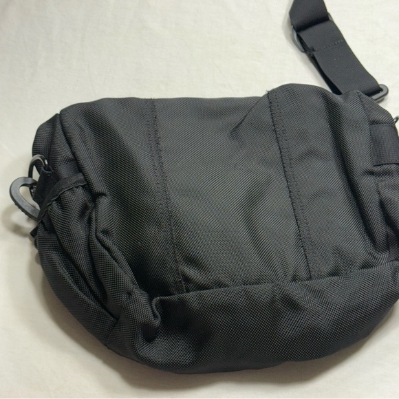 Timbuk2 XS Black Messenger Bag - Picture 5 of 16
